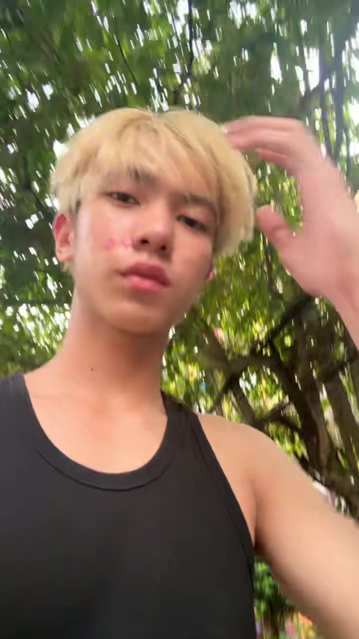 @Lin Myat Thurain
