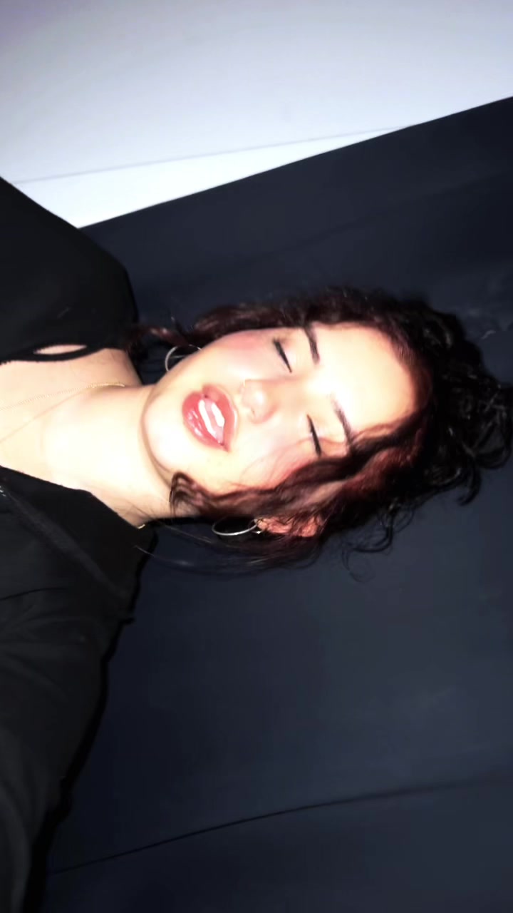 @𝐖 🖤