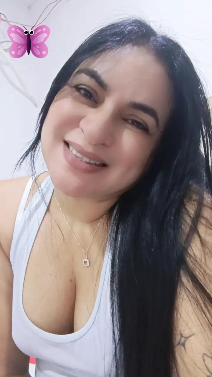 @🦋Esther visbal 🇨🇴