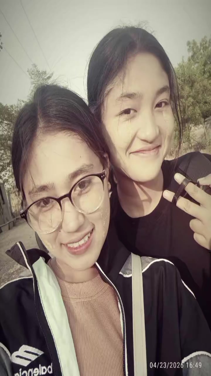 @💭Myint Mo💭