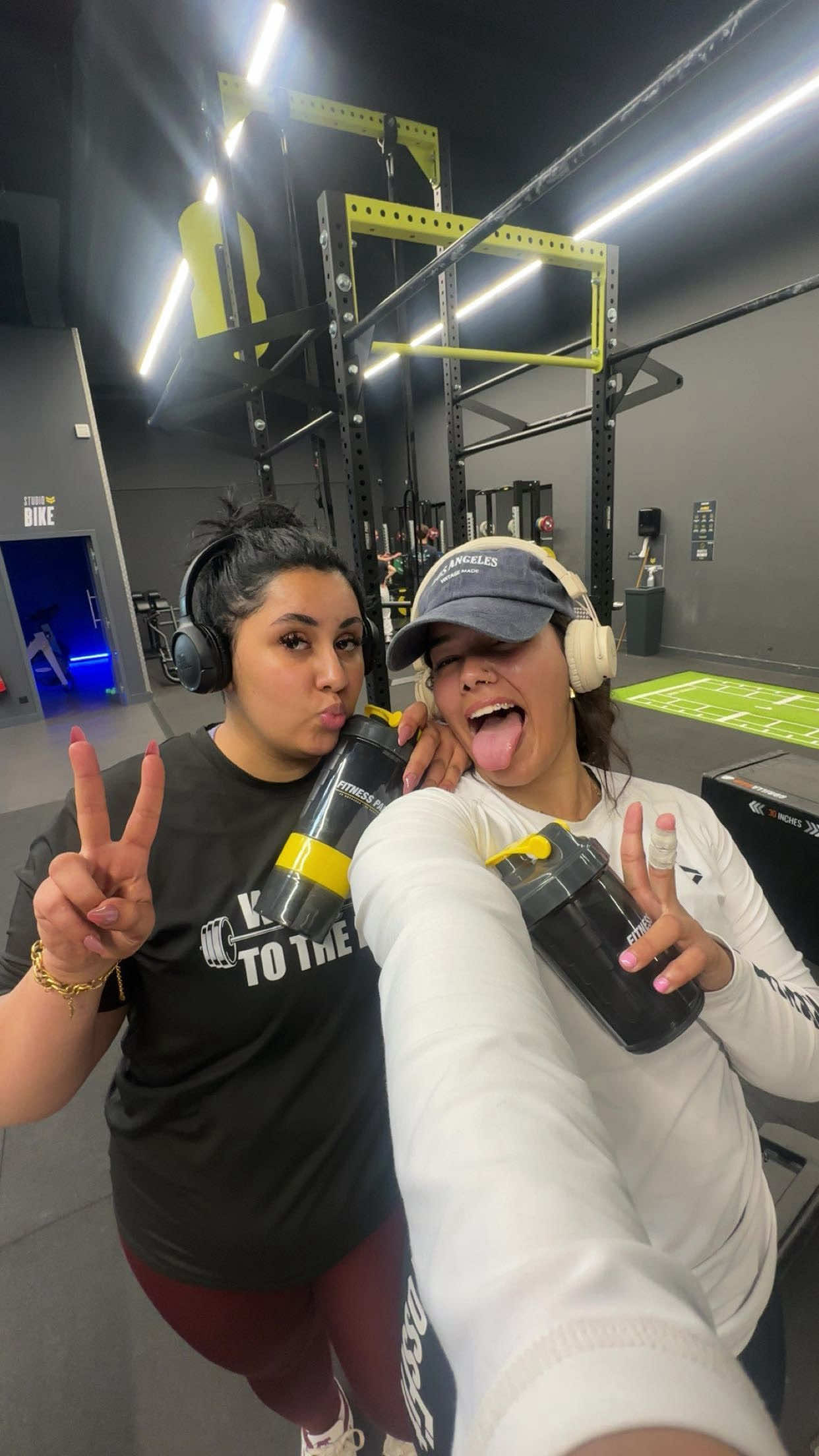 @Mira Amira 31