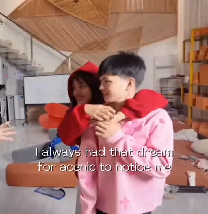 @𝙀𝙇𝙇𝙀★