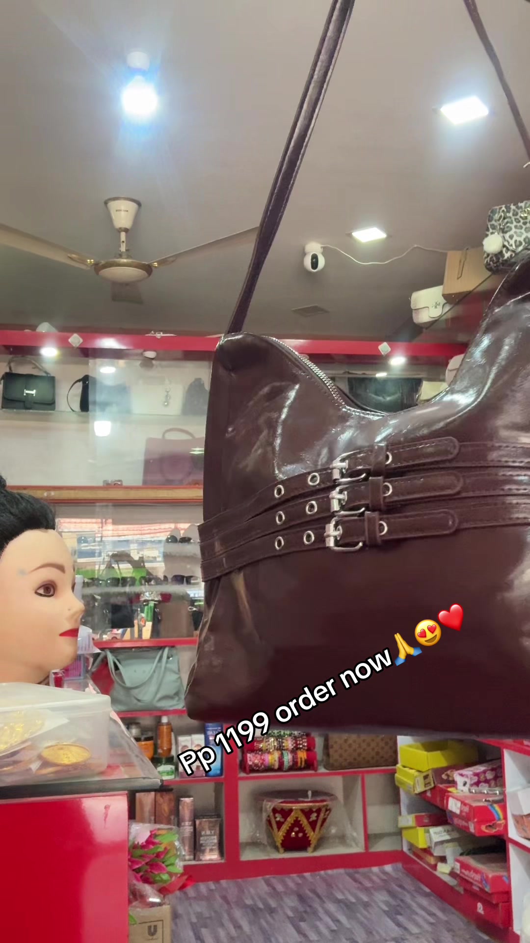 @{मीरा फेन्सी कस्मेटी}