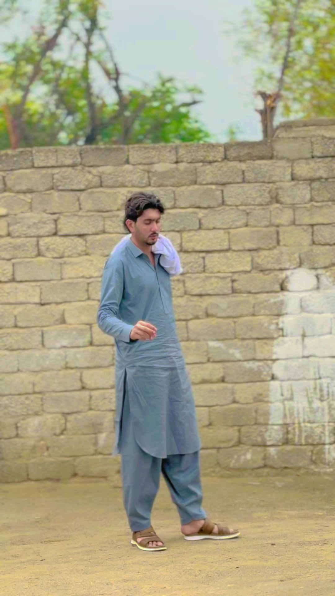@AFAQ_KHAN>>🦅