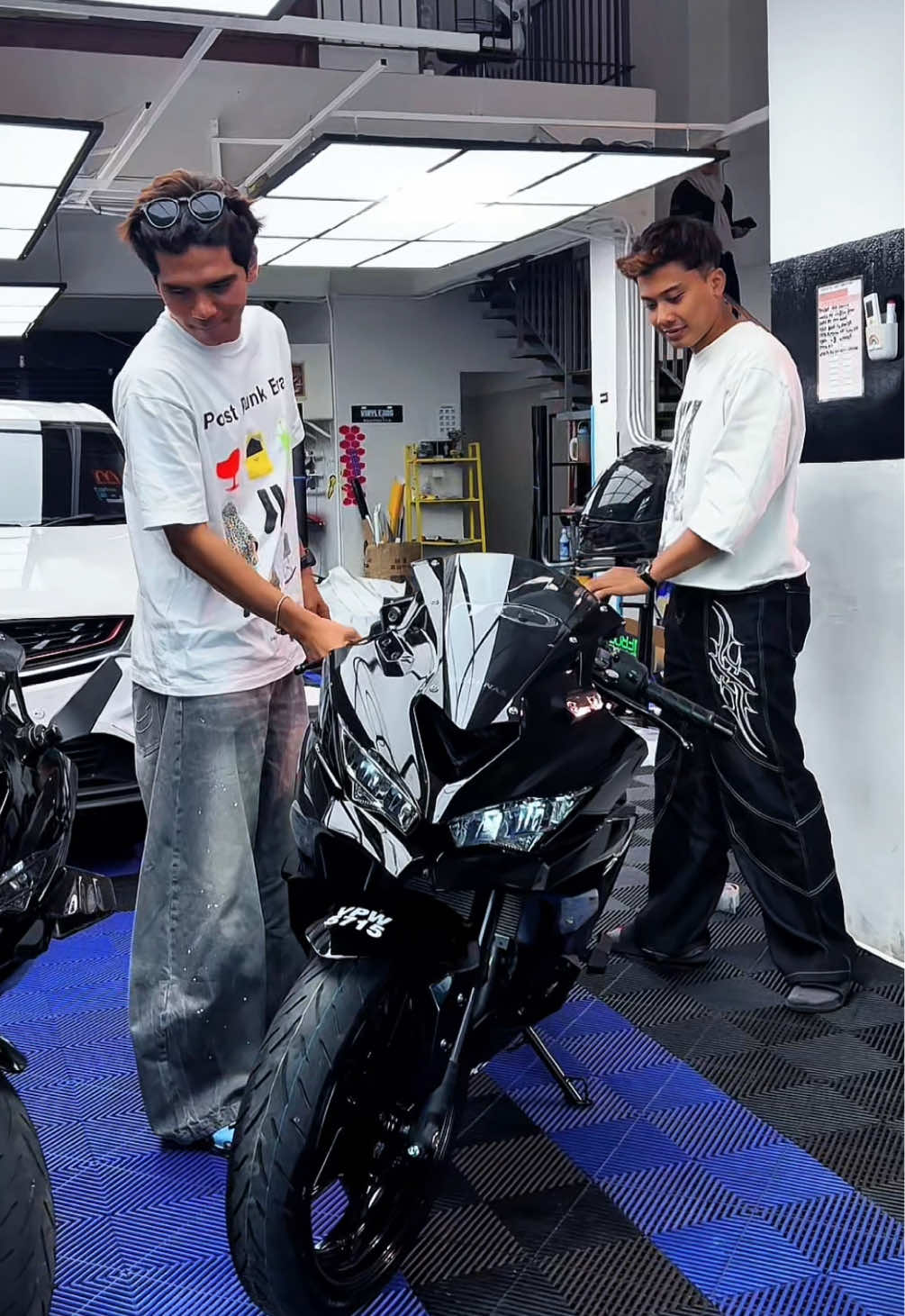 @VINYLFROG Malaysia