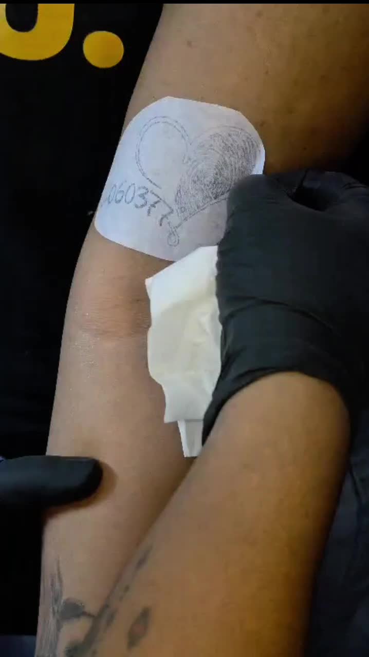 @Female Tattoo Artist