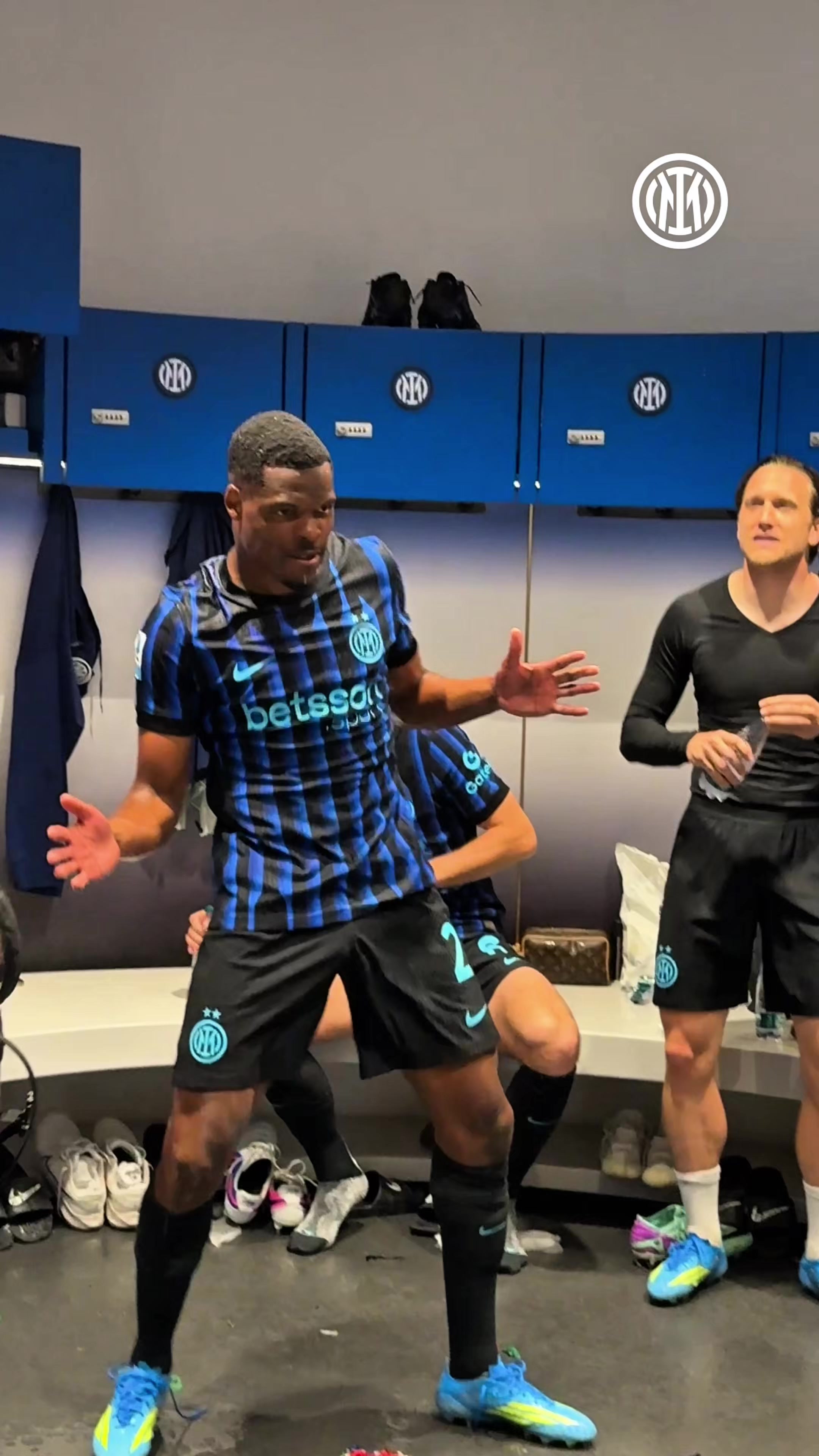 @Inter