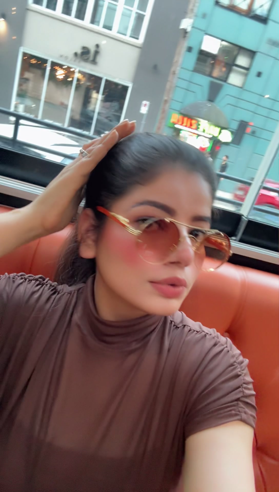@Ayesha 🇮🇳🇨🇦