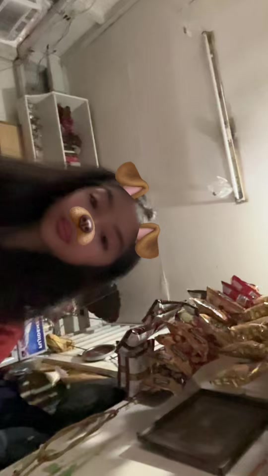 @LolaNyoFlora