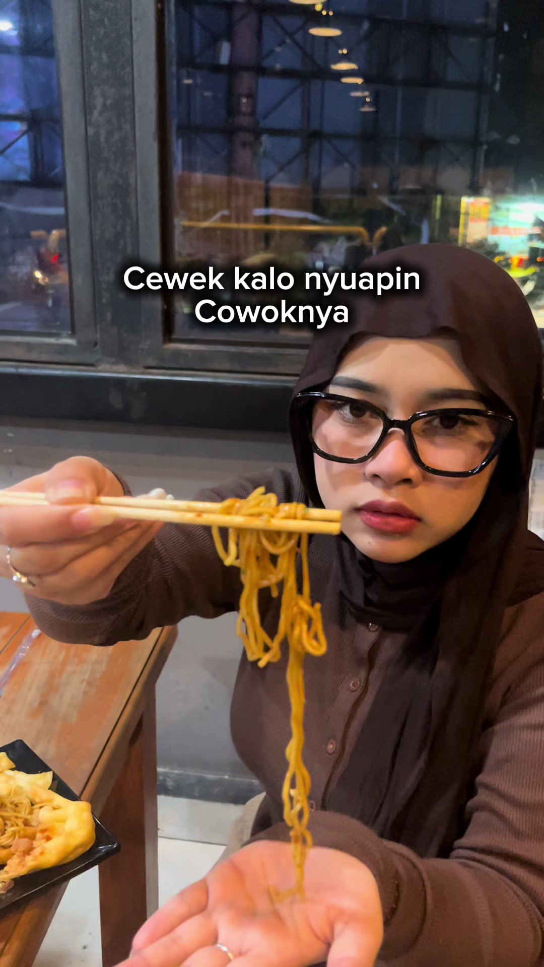 @Thiaraaapss