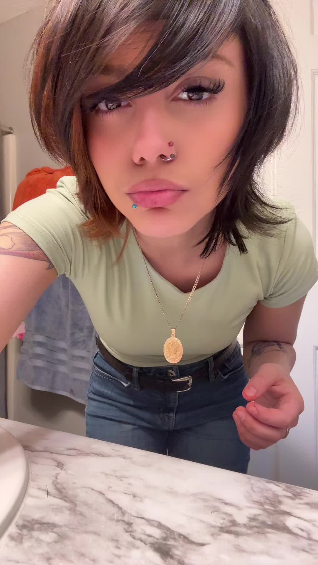 @️