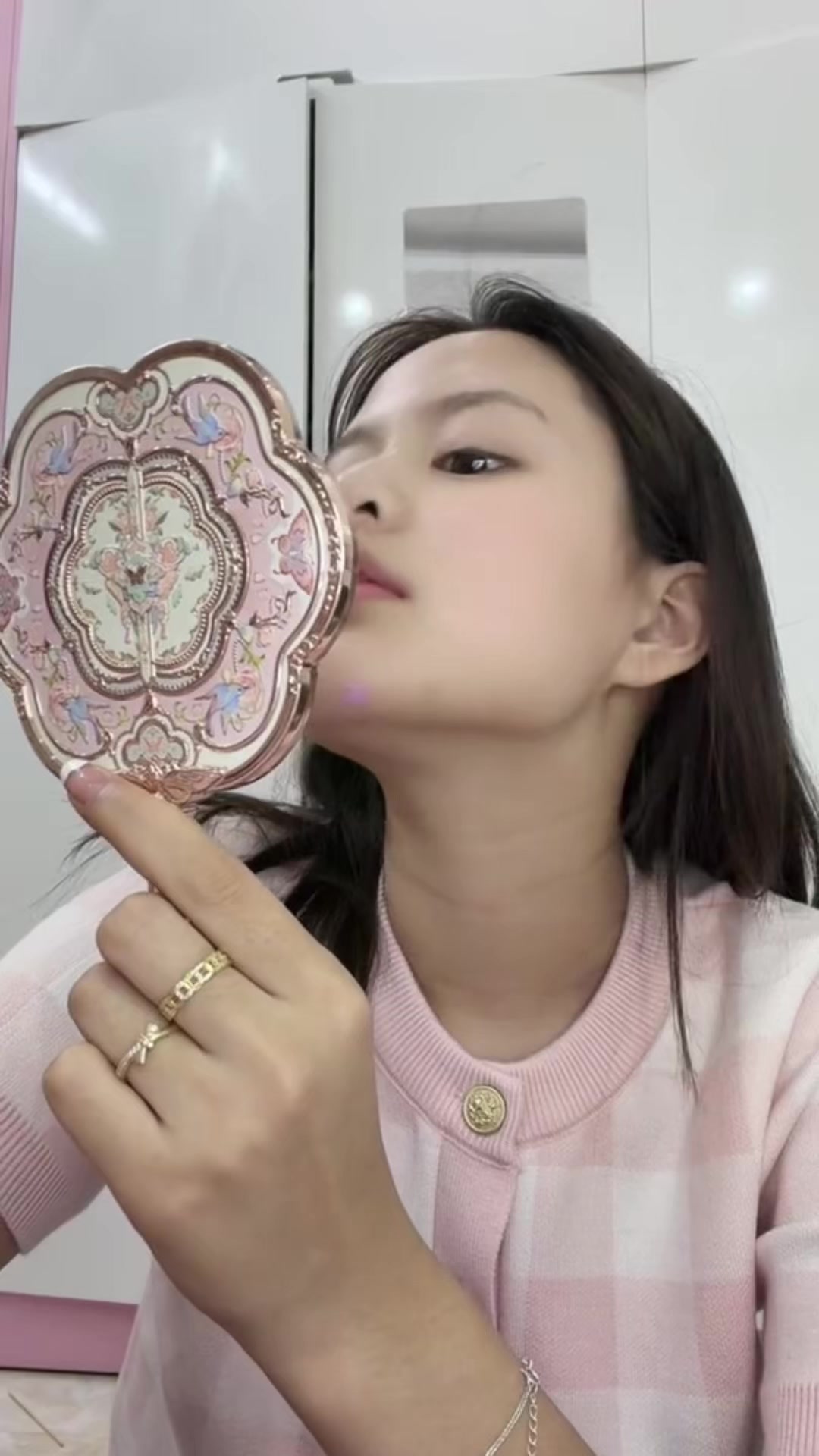 @Nguyễn Uyên Trang