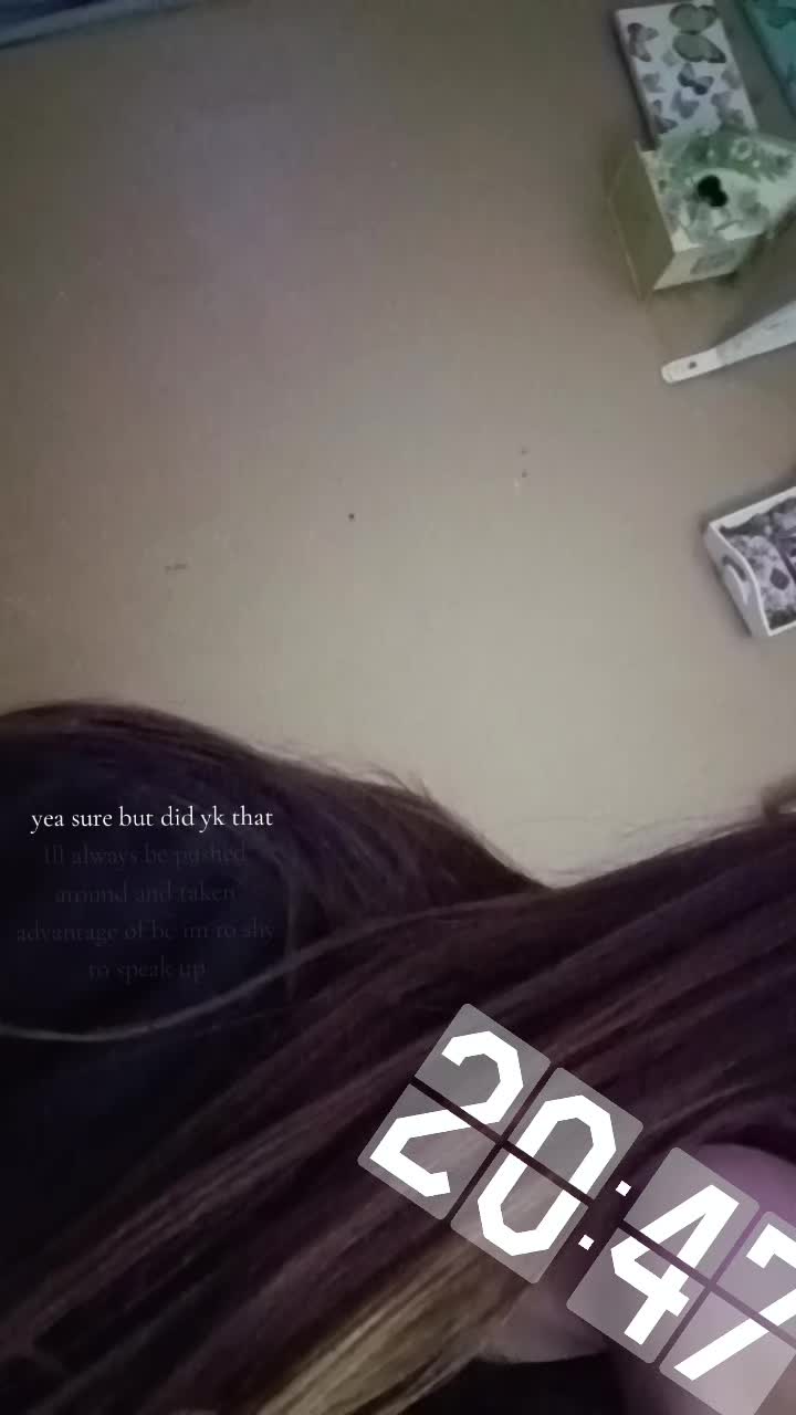 @`&deg;-~☆~-&deg;`