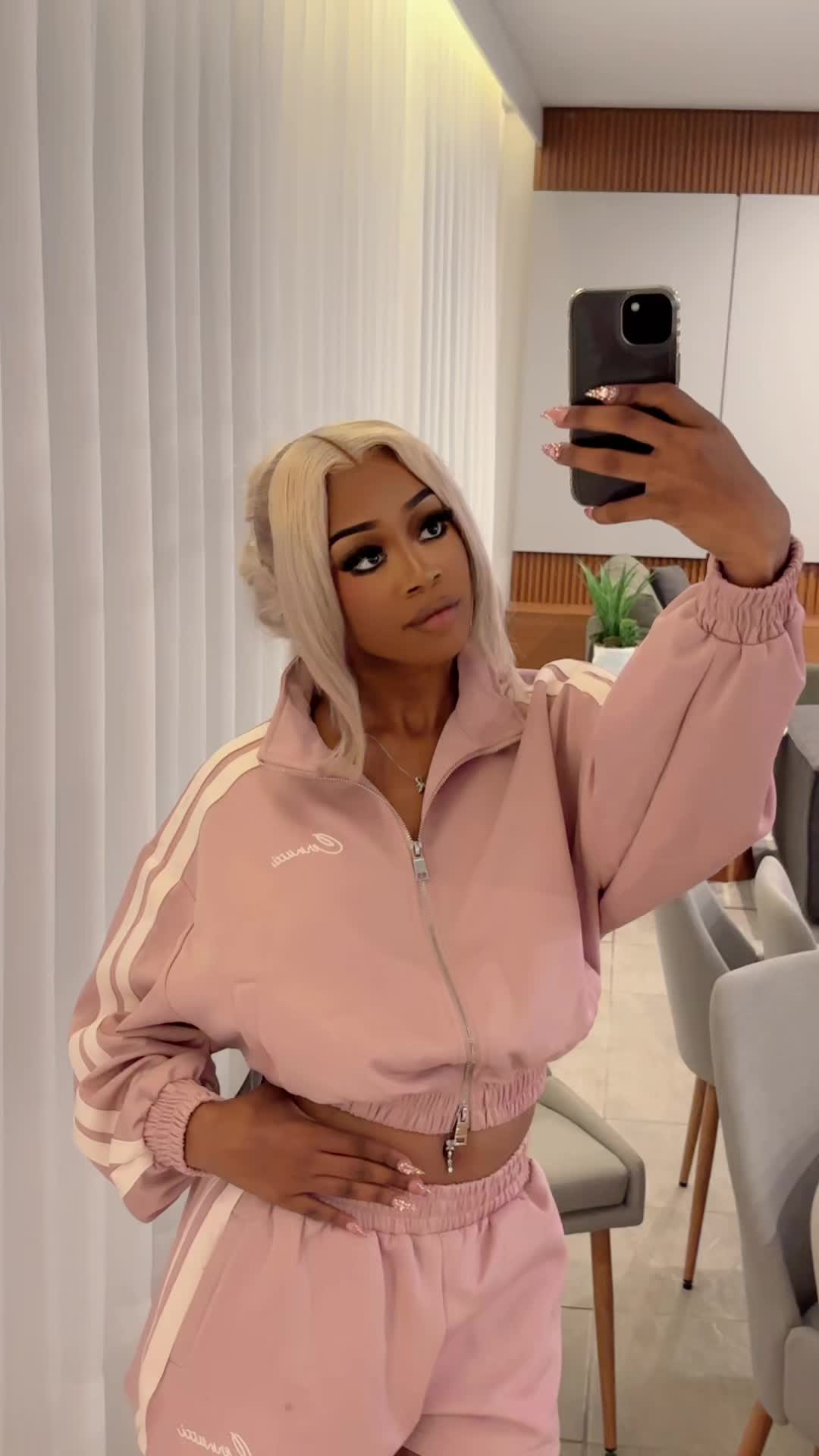 @sandieemoniquee