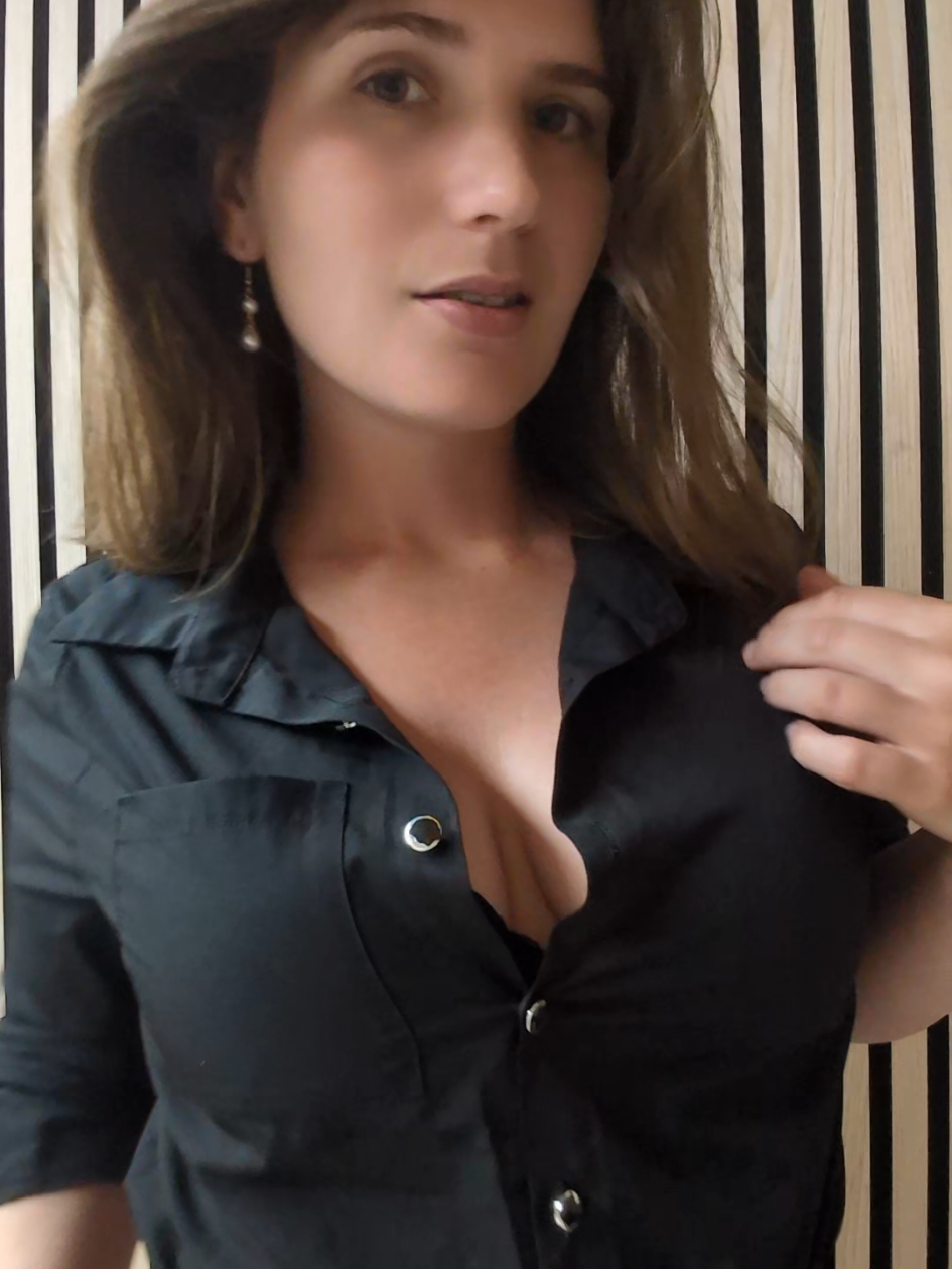 @justme-elena