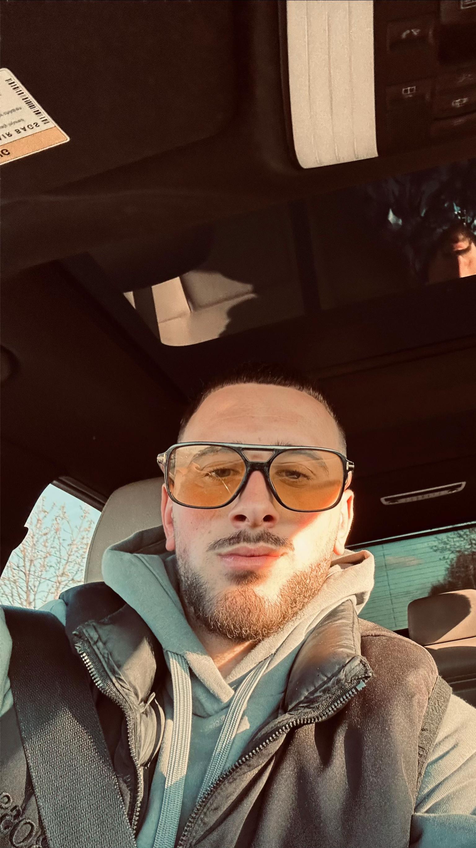 @Valentiino_._
