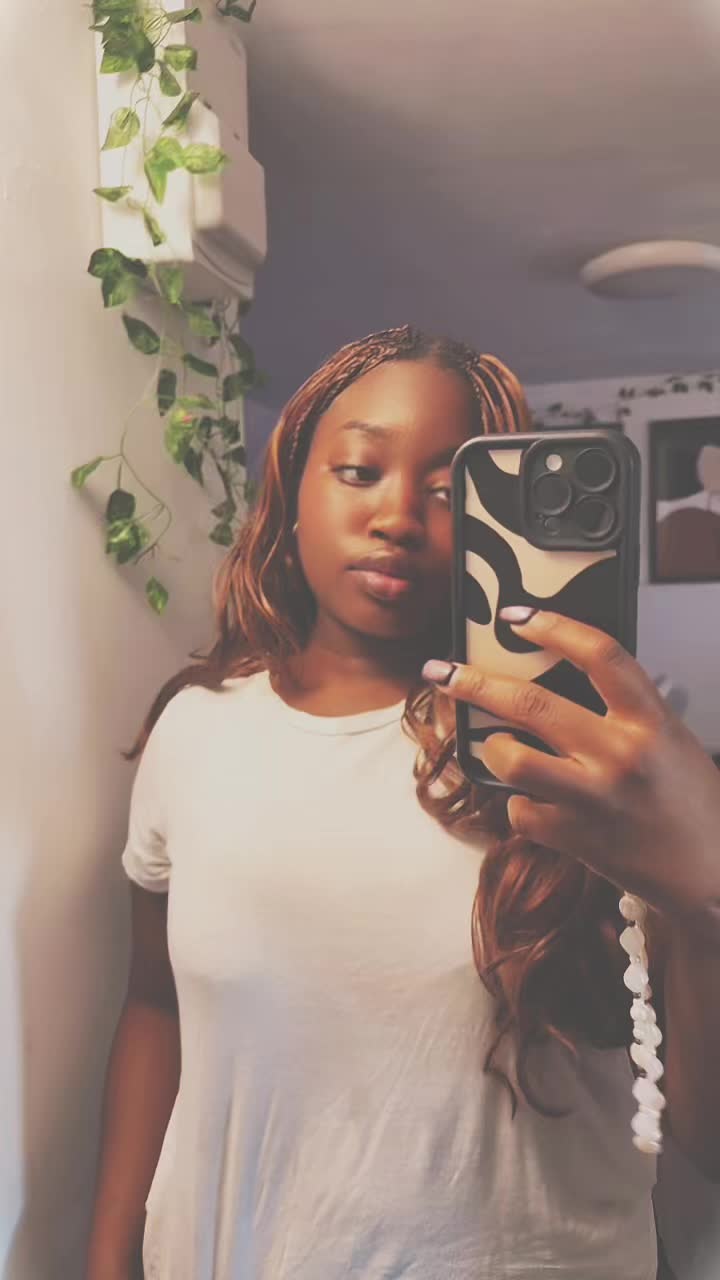 @Laylay