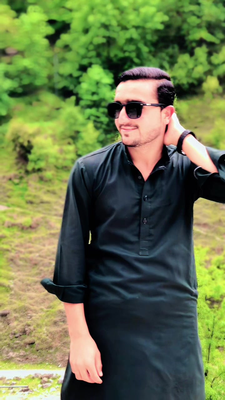 @Mr_ Zeeshan077