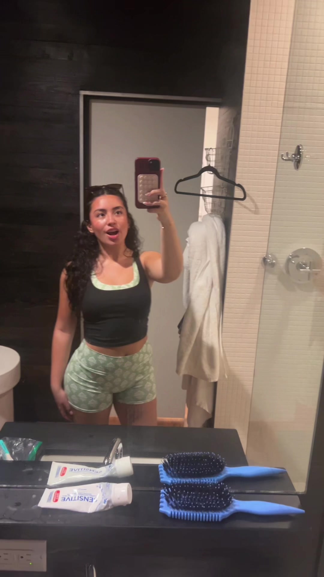 @bella