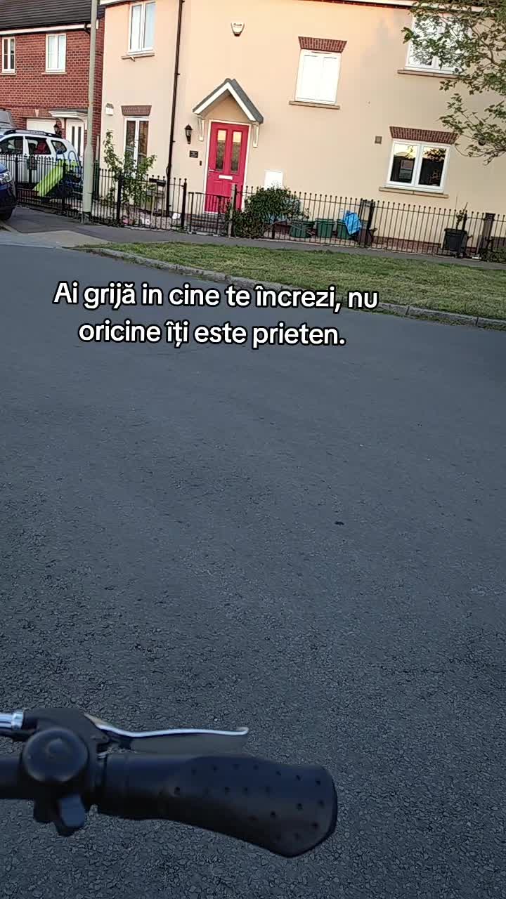 @Roar