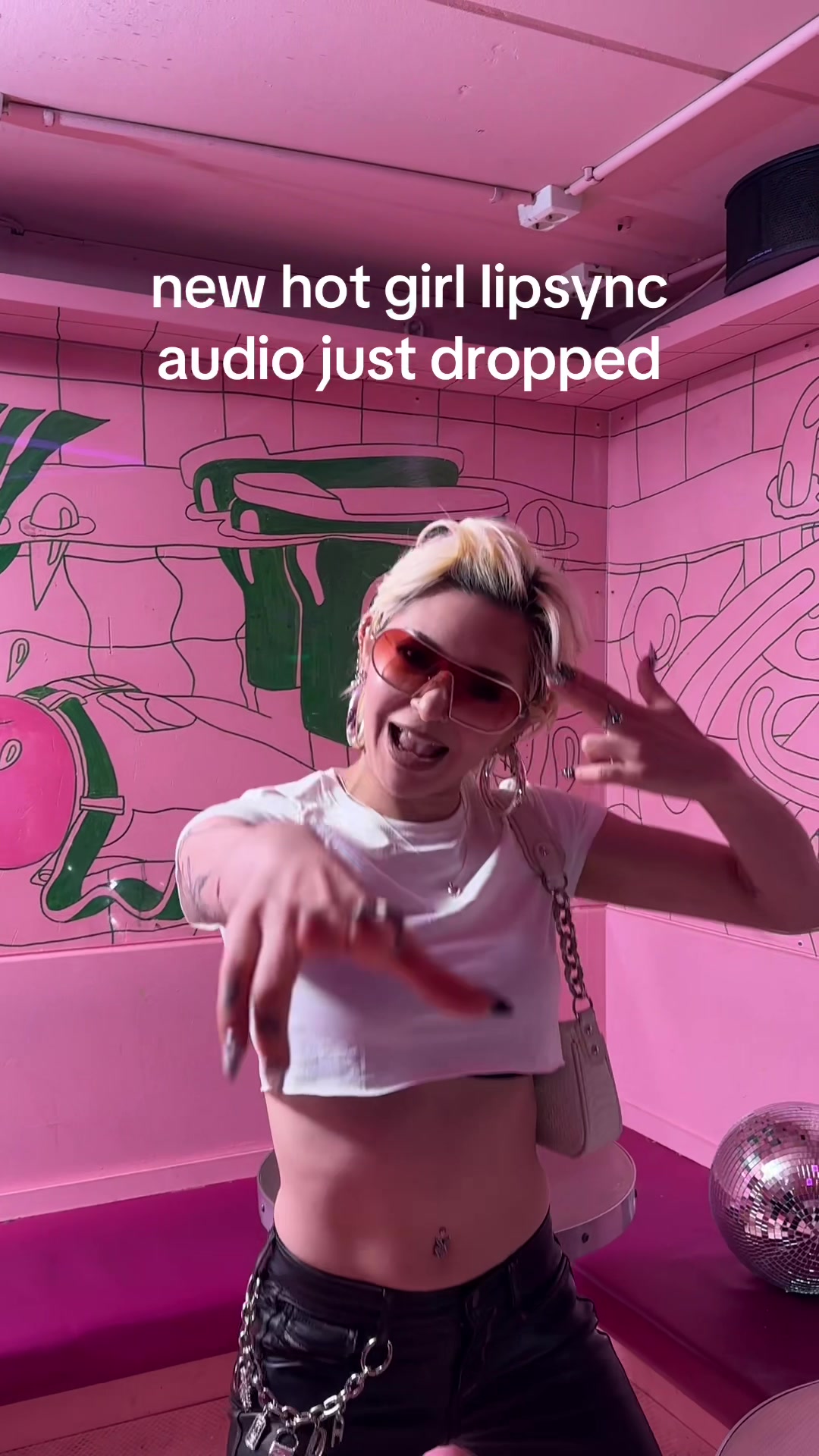 @AleXa HQ
