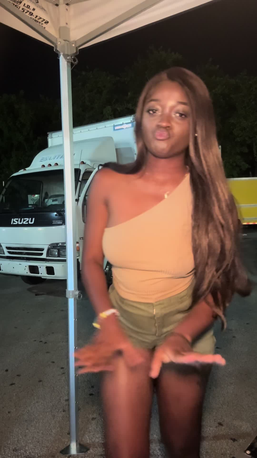 @H0lliw00de