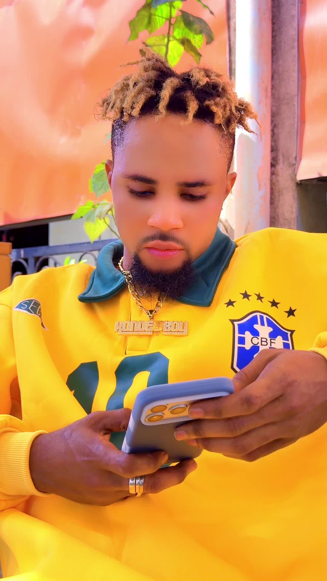 @ELgu&eacute; Moja