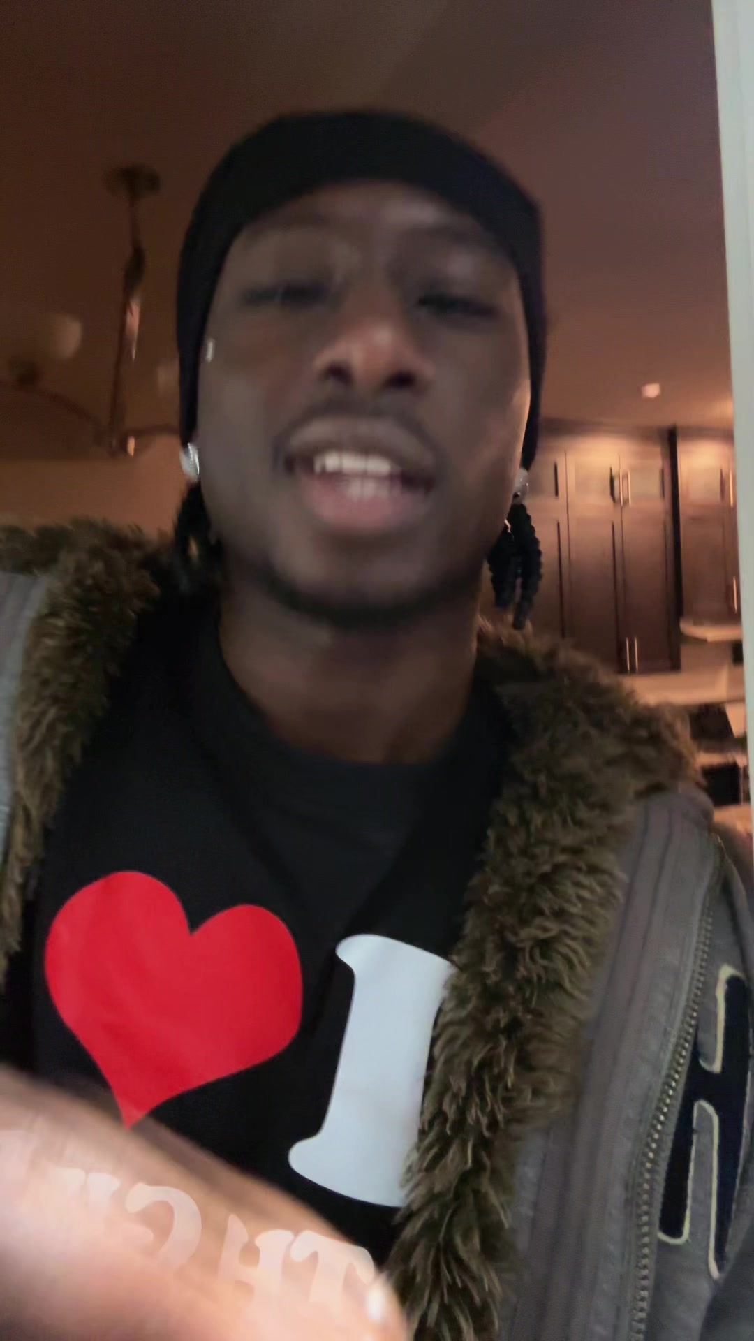 @￼