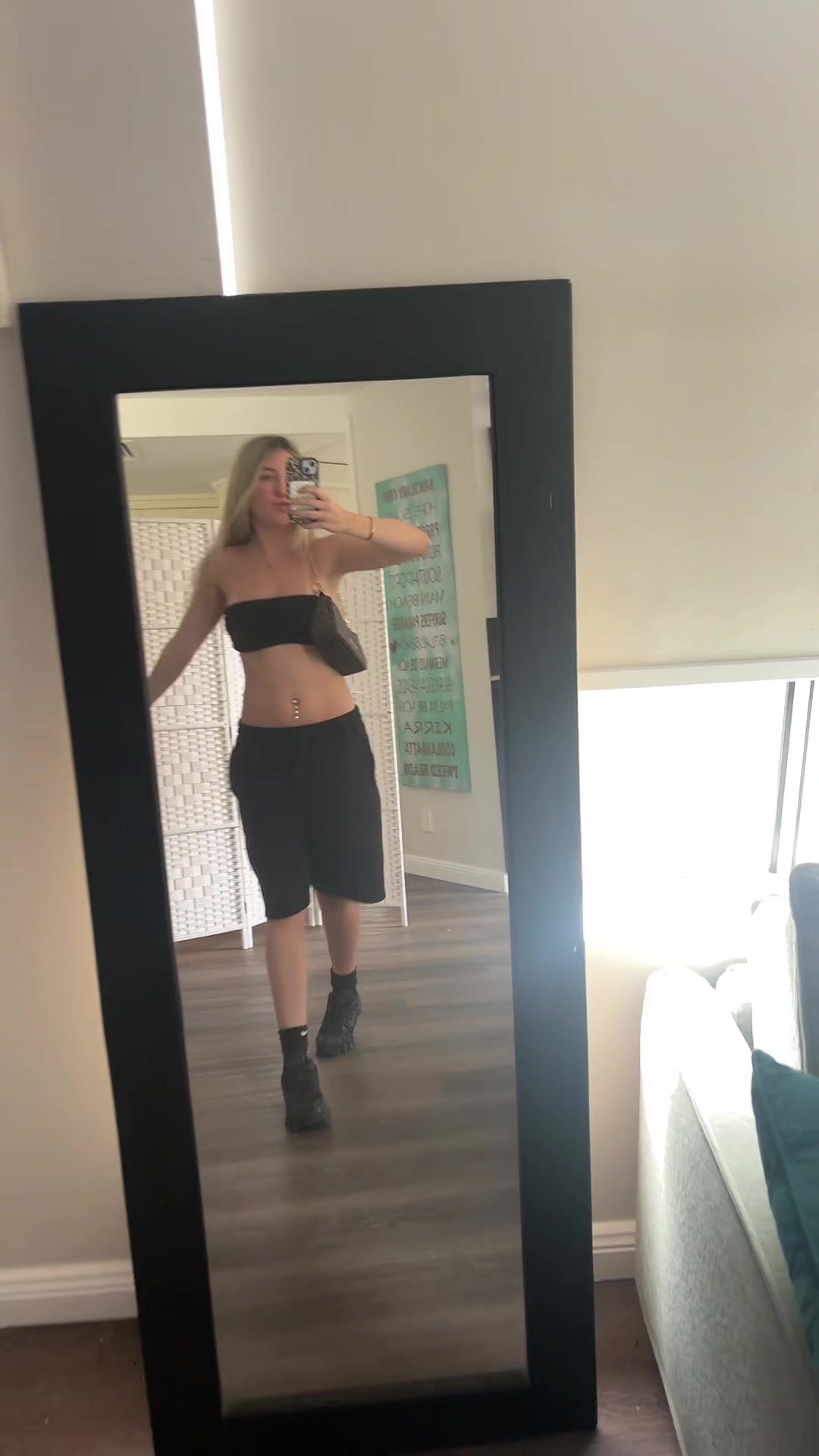 @️