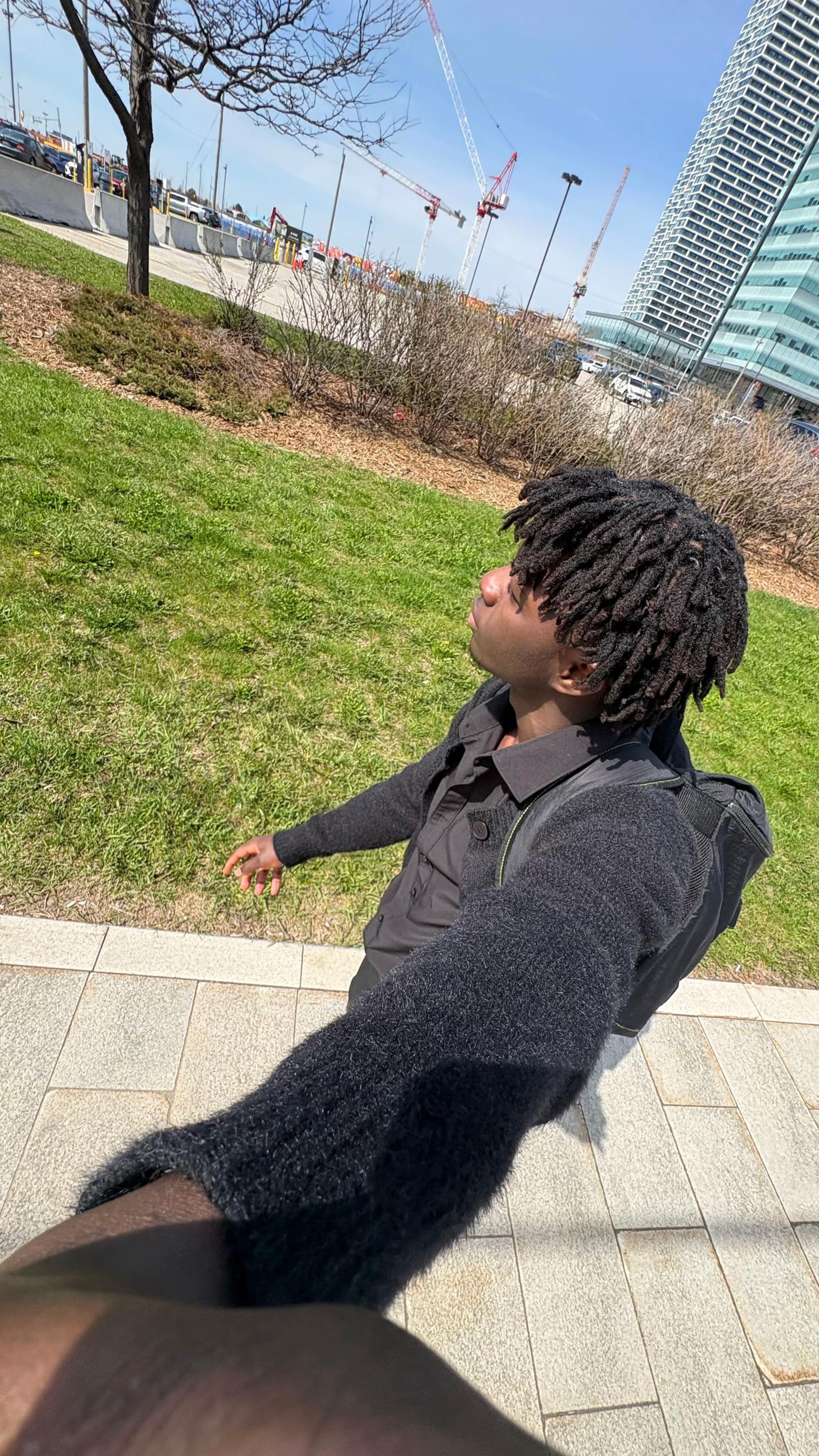 @Warizz