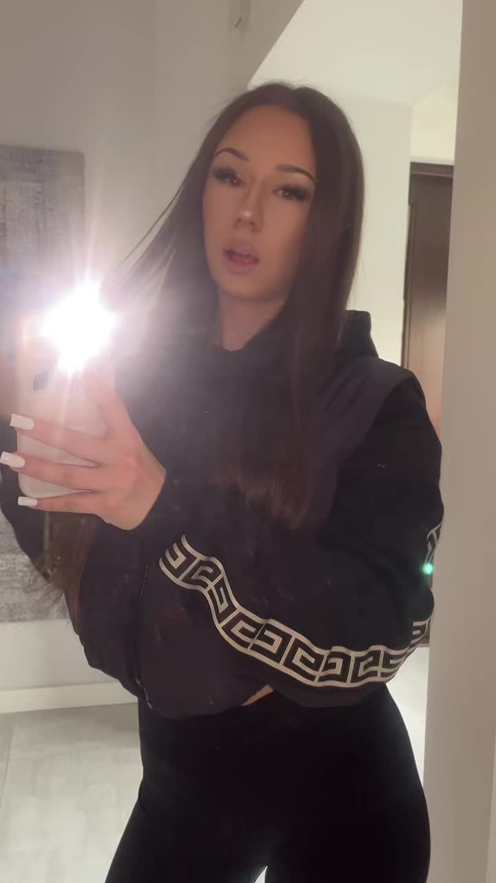 @𝓐𝓭𝓮𝓵𝓵𝓮