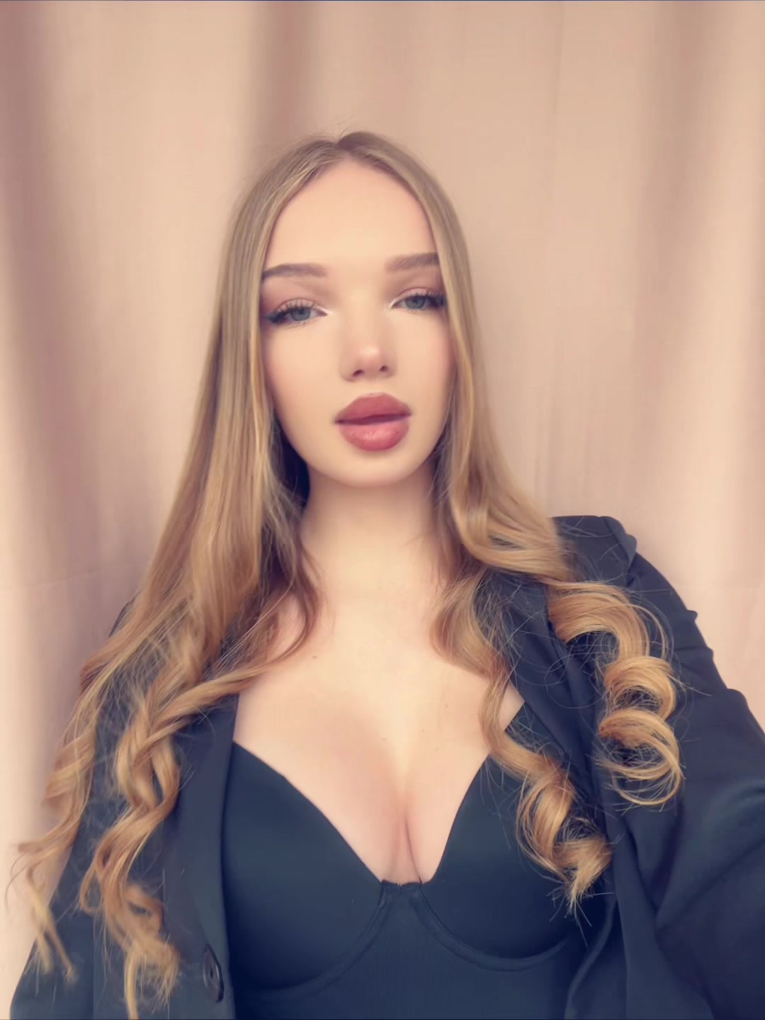 @julkxw1