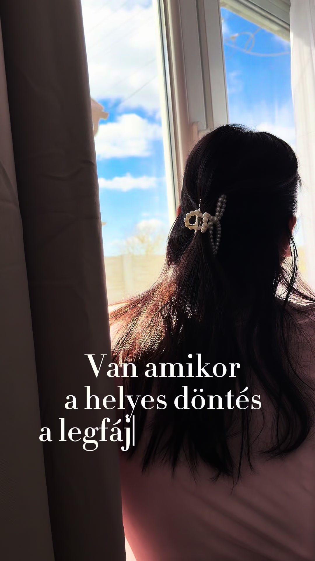 @Bert&oacute;k Fruzsina - &Iacute;r&oacute;📚👩🏻&zwj;💻
