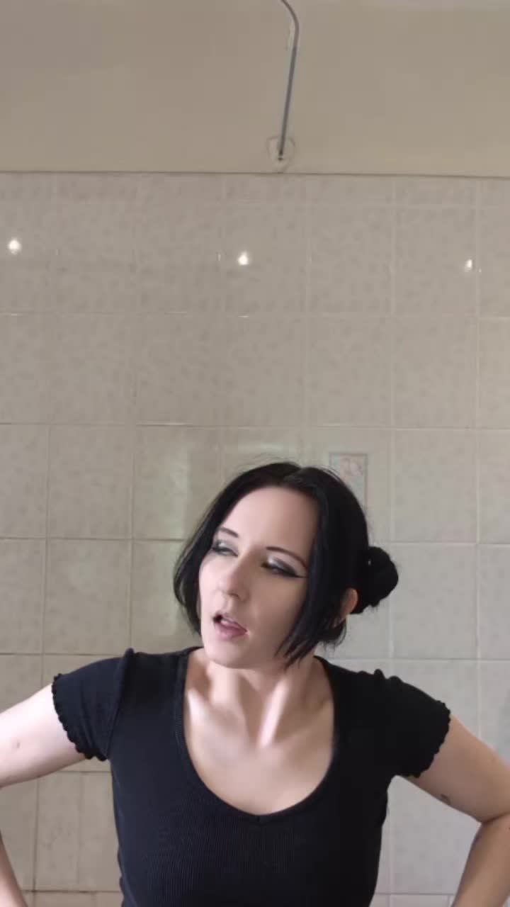 @lizziebeawhoever