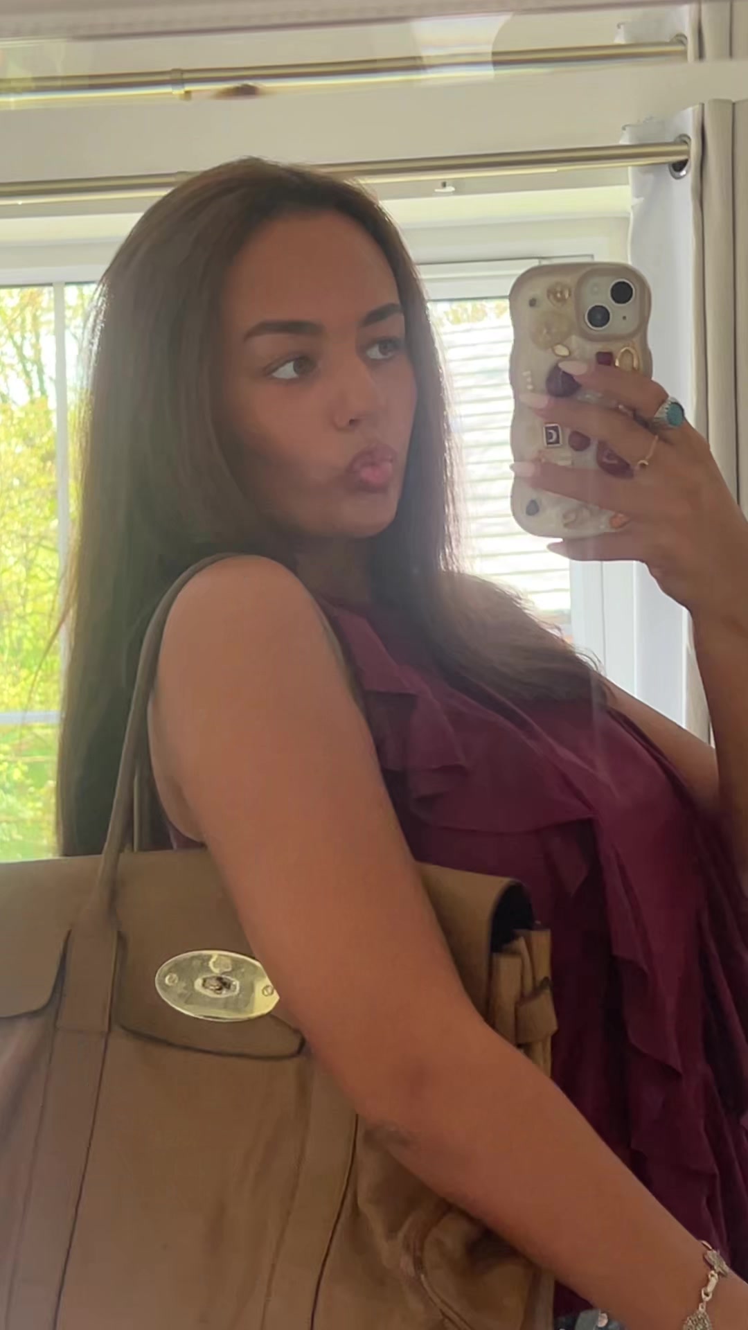 @Ava