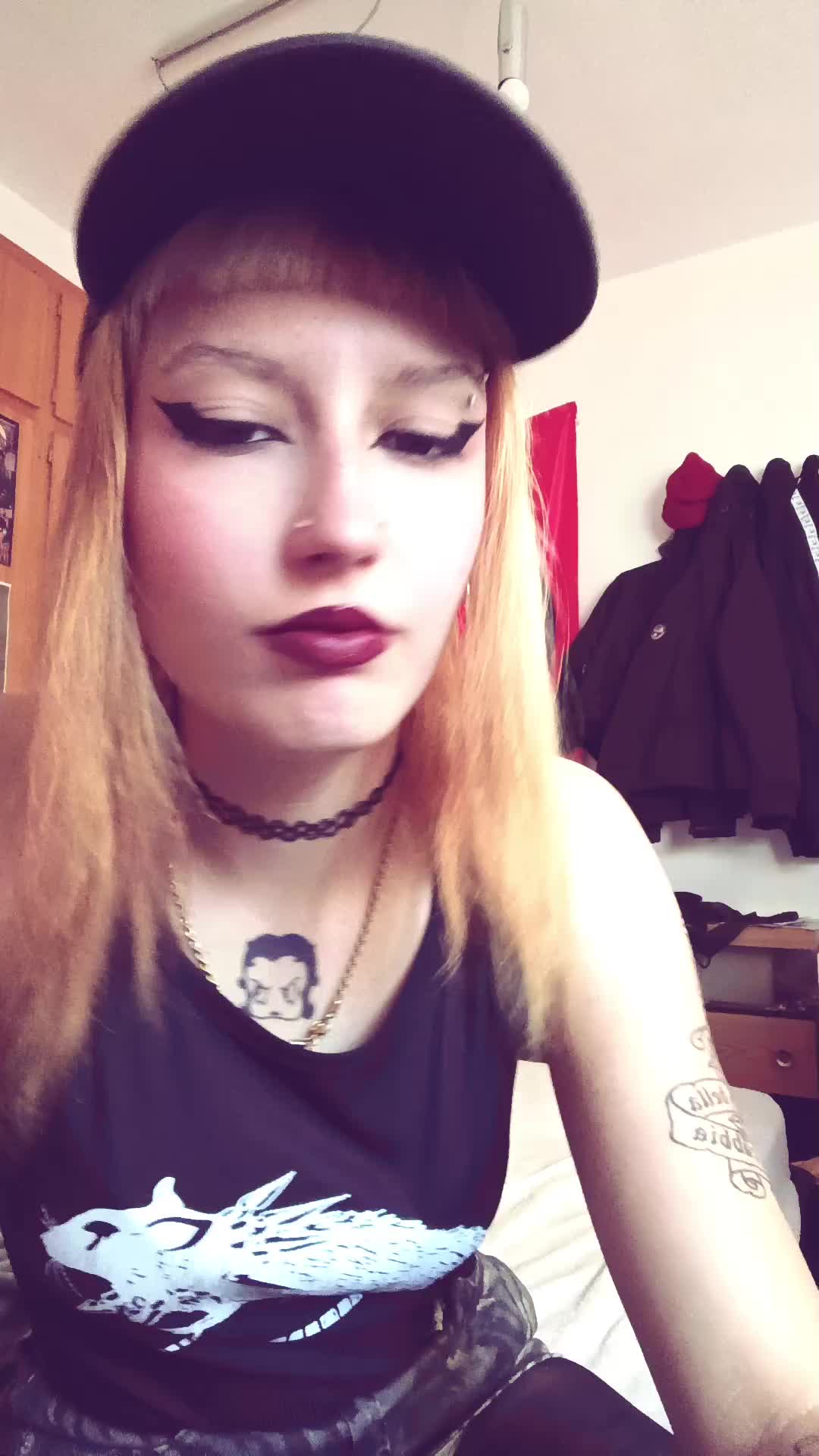 @🕸️🩸