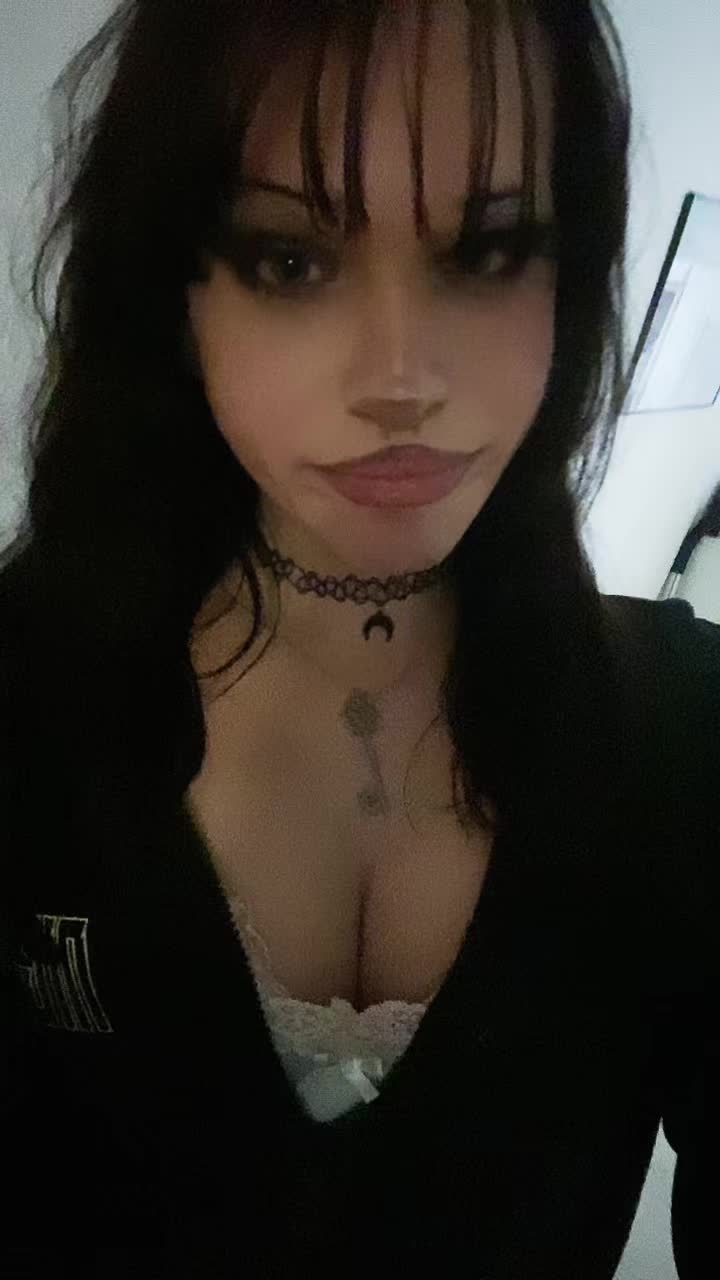 @lovelypeepzz