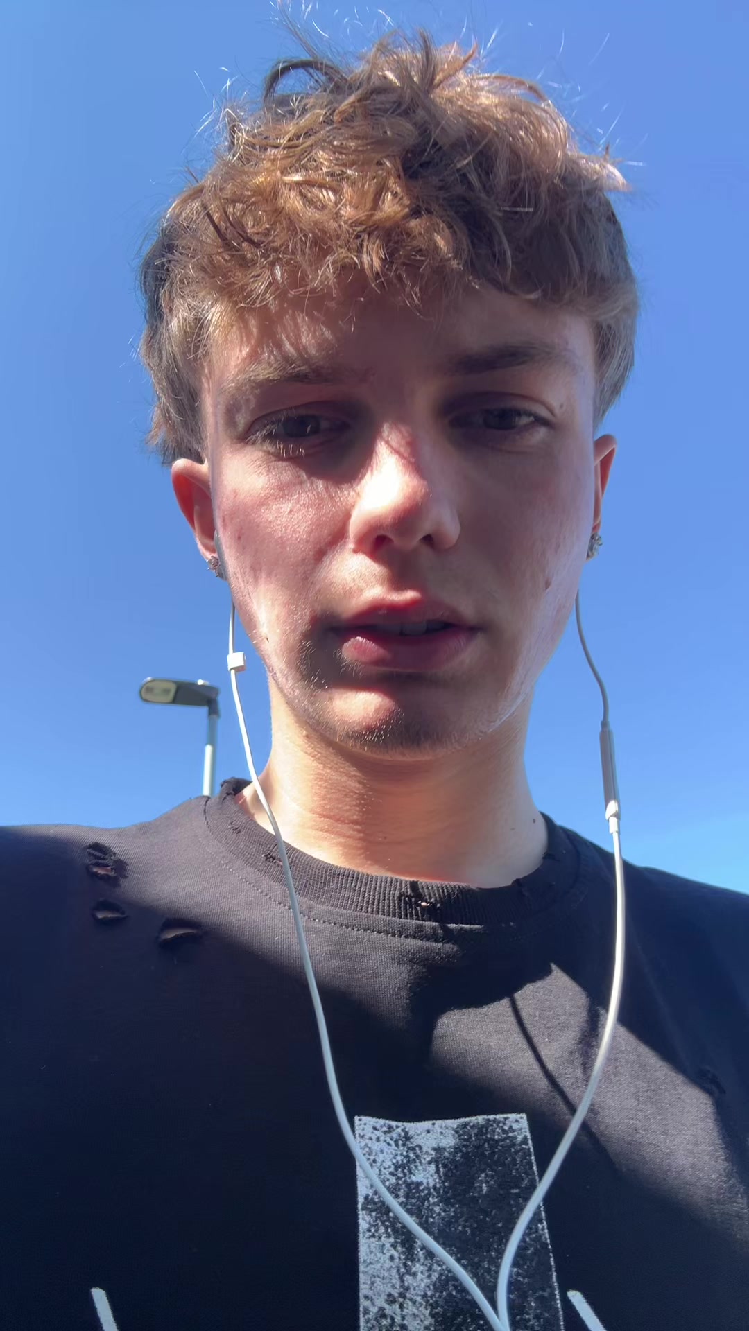 @Sqwimeee