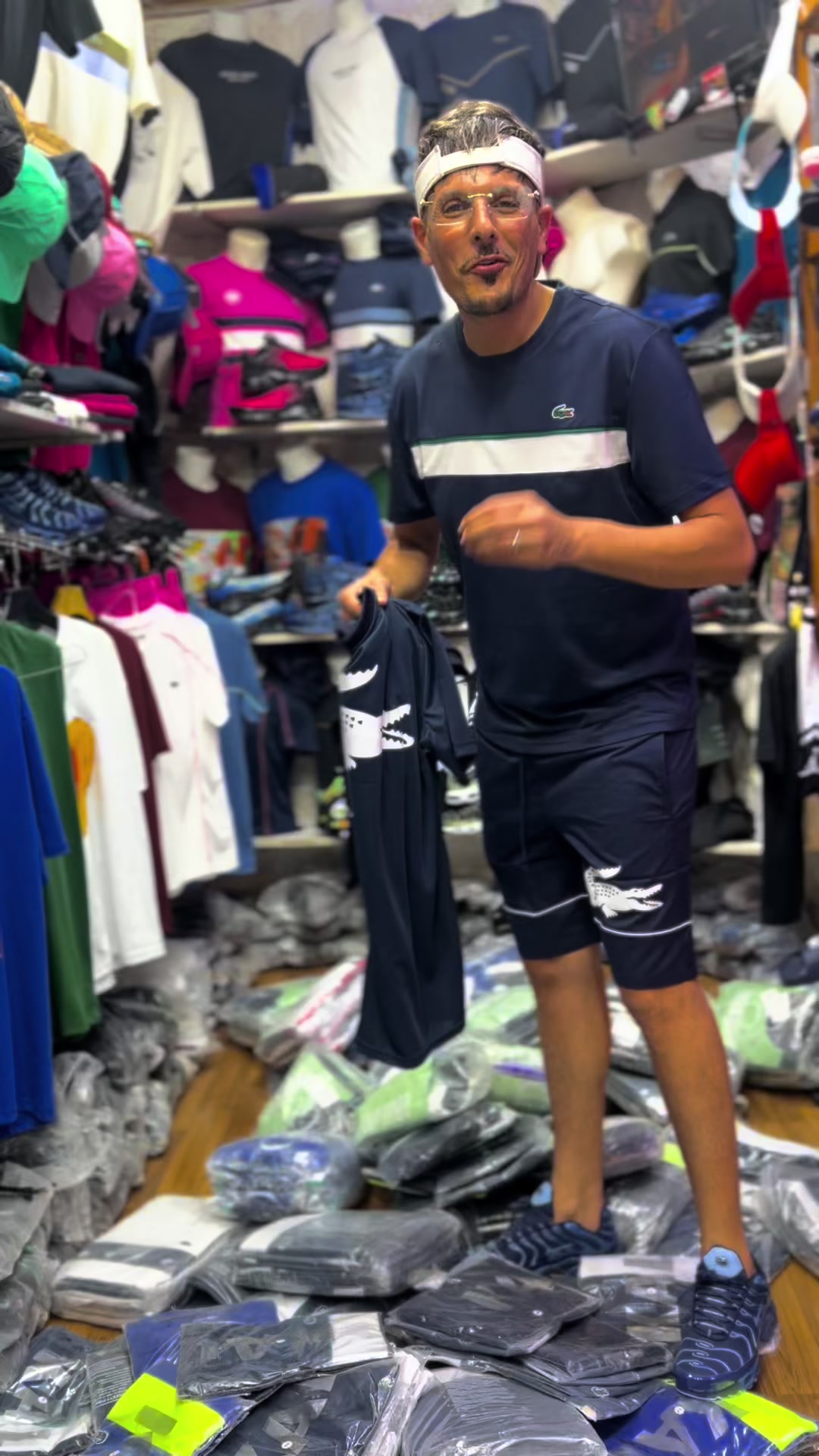 @Parisien💙❤️👕👖👟🕶👔🧢