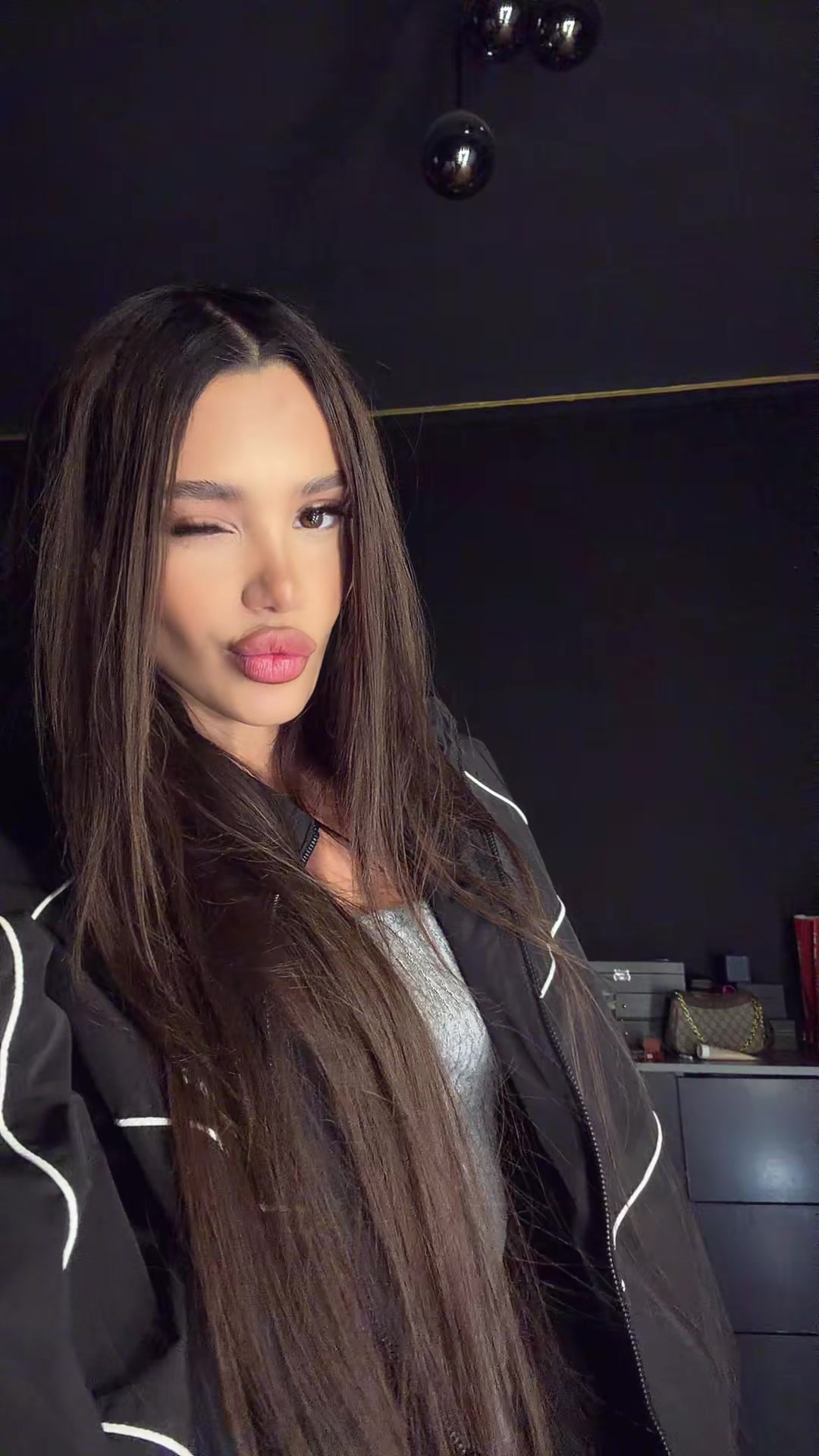 @ILona