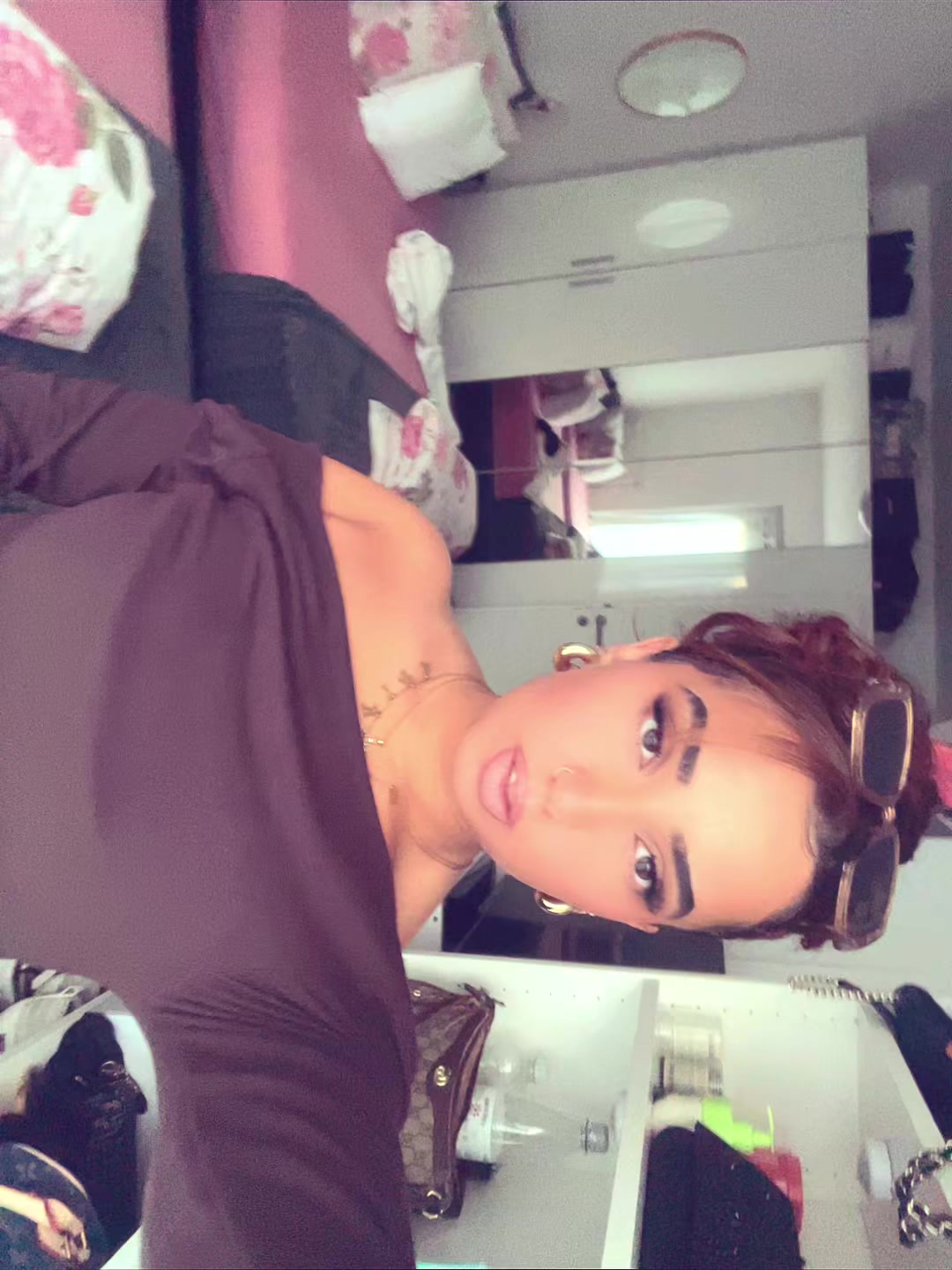 @$hakira