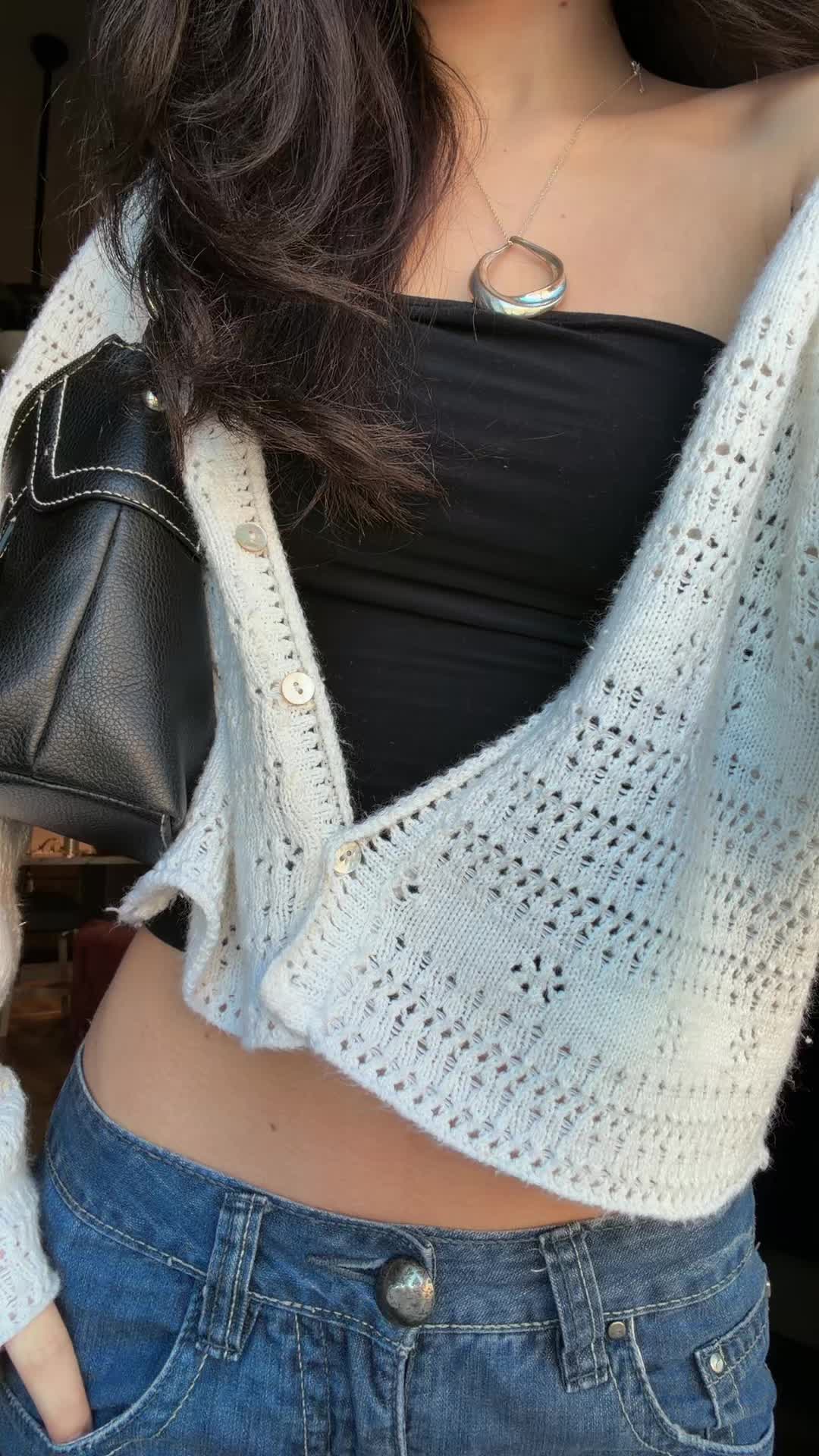 @Bella