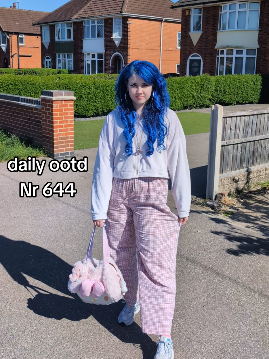 @pinkmilkteahime