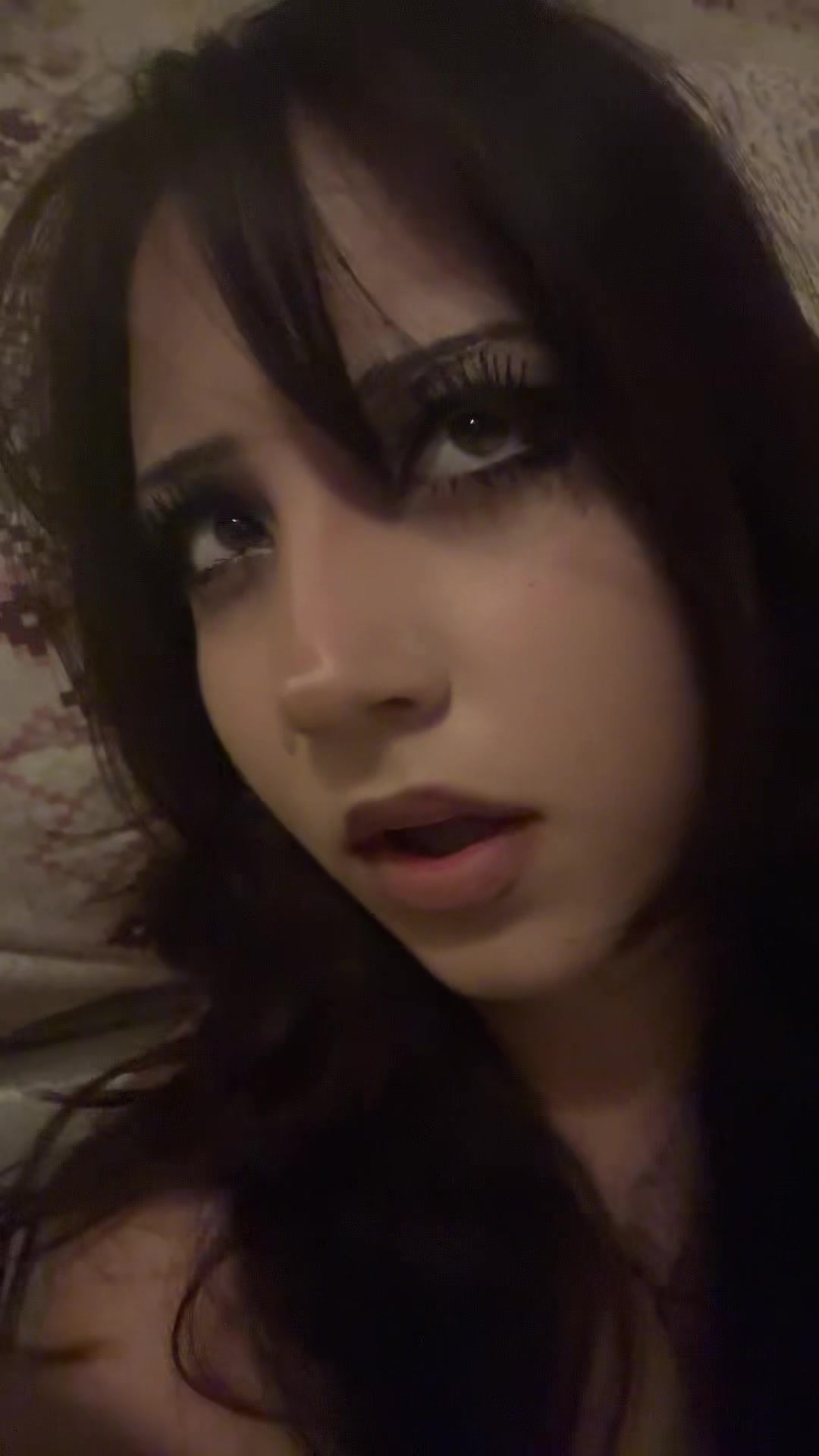 @👅