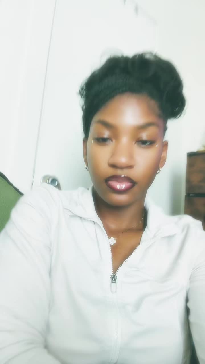 @DaFemaleVinci