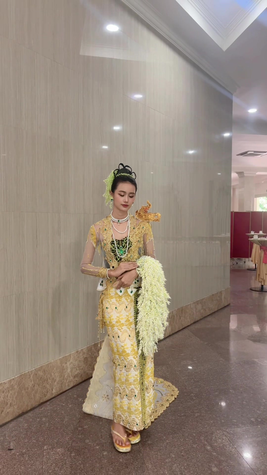 @Shwe Shwe44