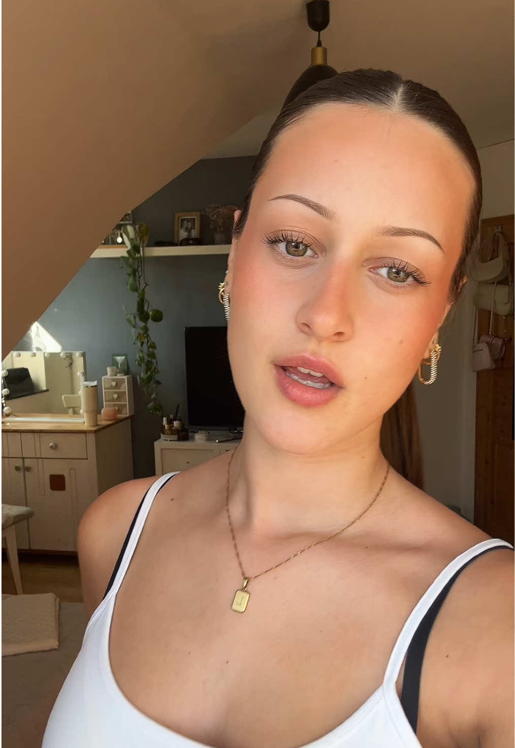 @Laura