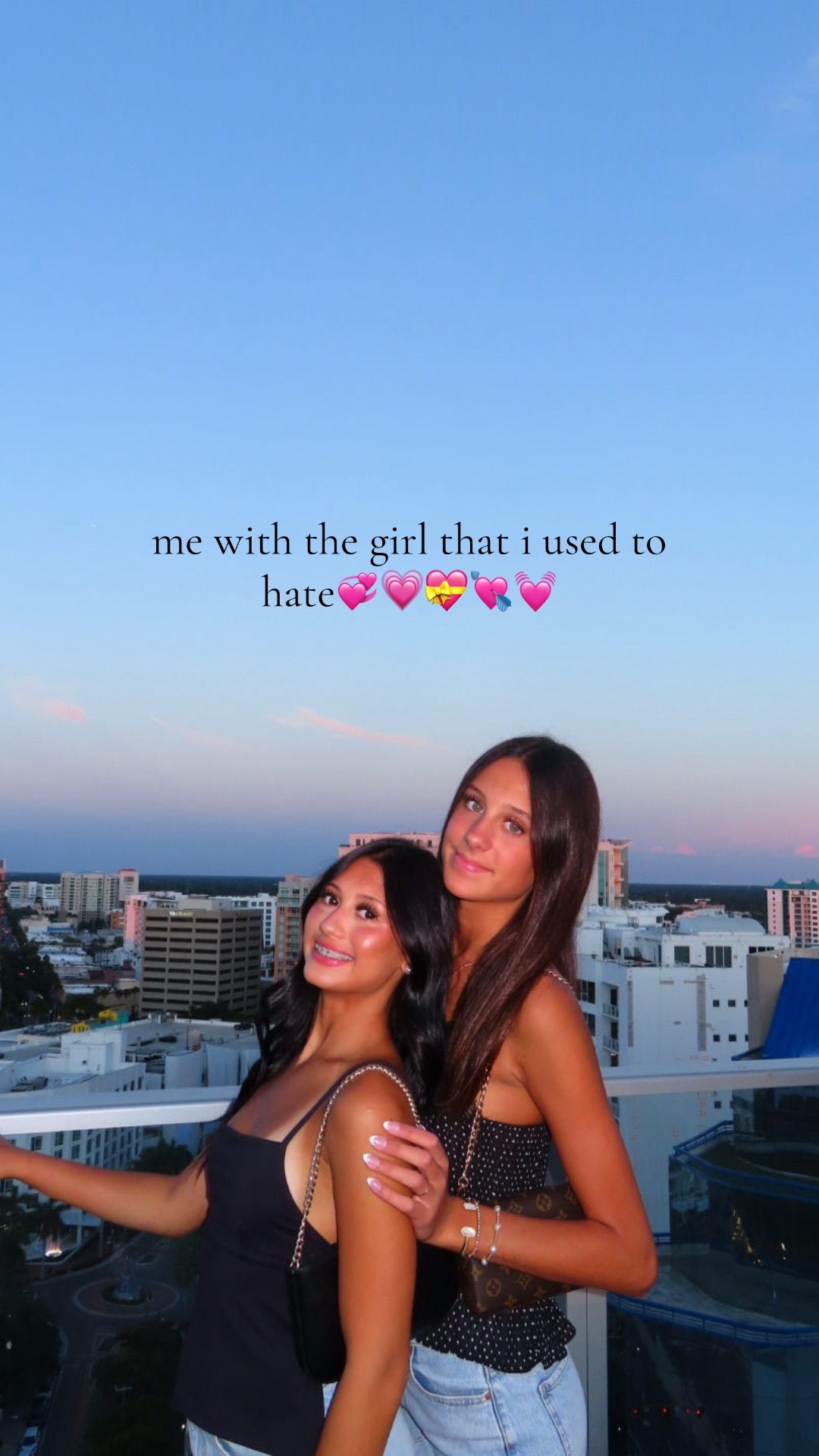 @😇💘✨👯&zwj;♀️😉