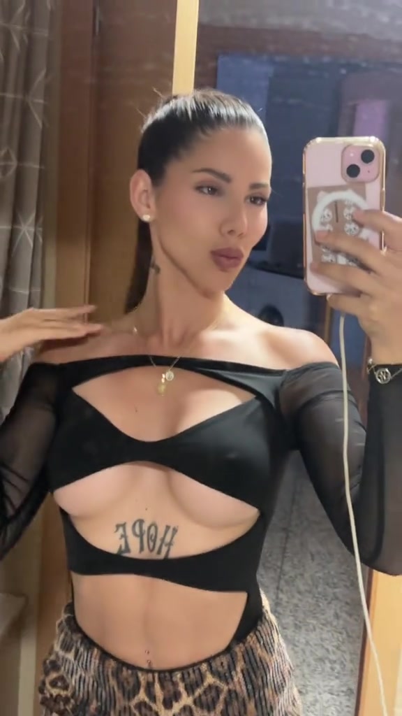 @Miriiampe__