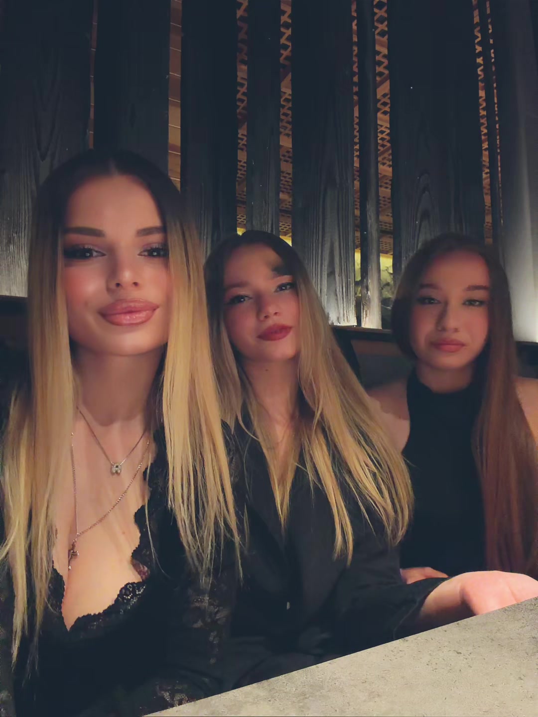 @🖤